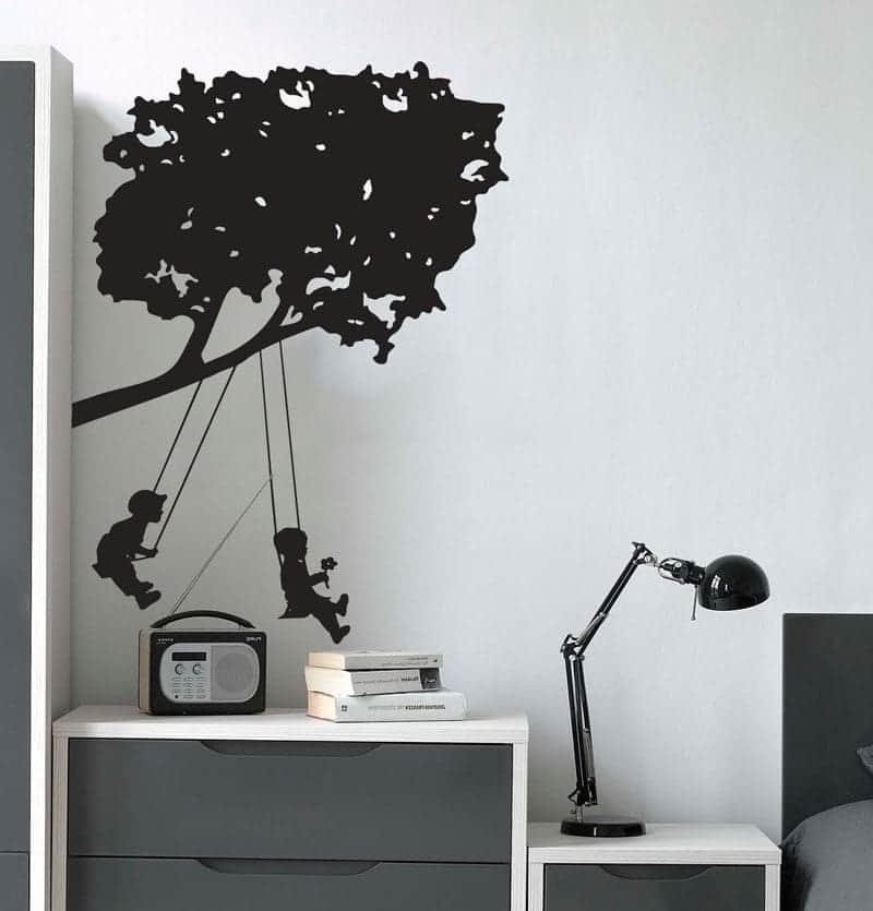 Børn Gynger Under Træ - Wallsticker